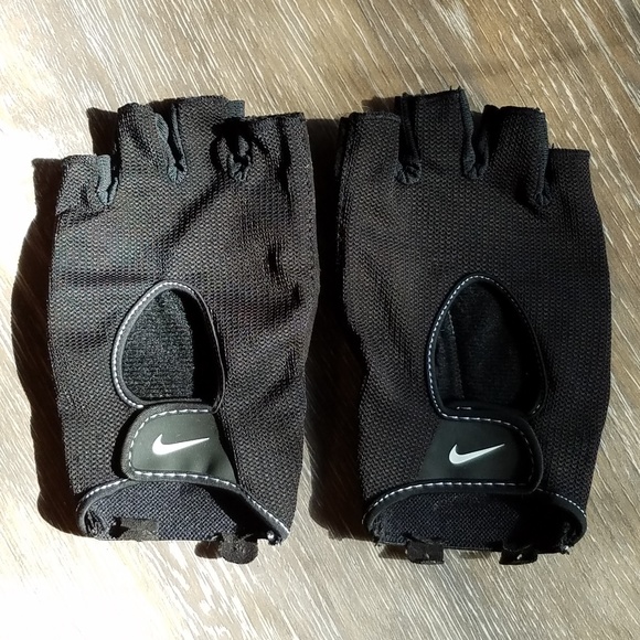 nike fit dry gloves